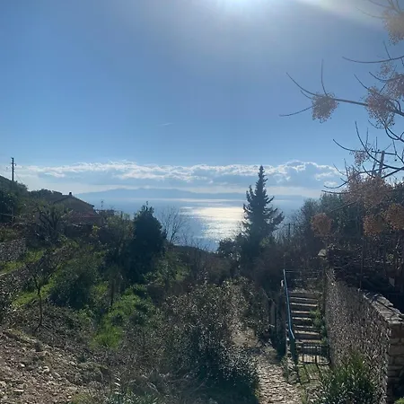 Villa Amprosia Qeparo