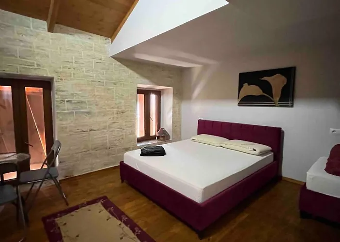 Amprosia Villa Qeparo