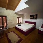 Amprosia Vila Qëparo