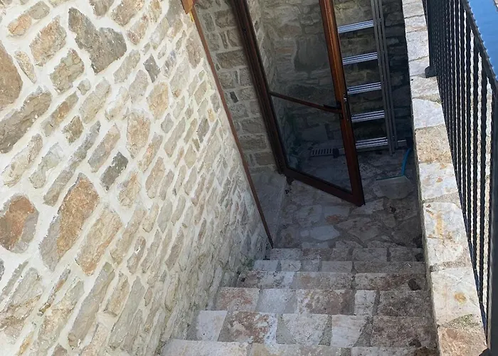 Amprosia וילה צ'פרו